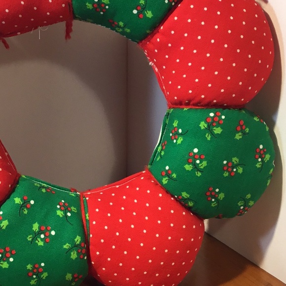 Vintage 12” Handcrafted Christmas Wreath - Picture 8 of 15